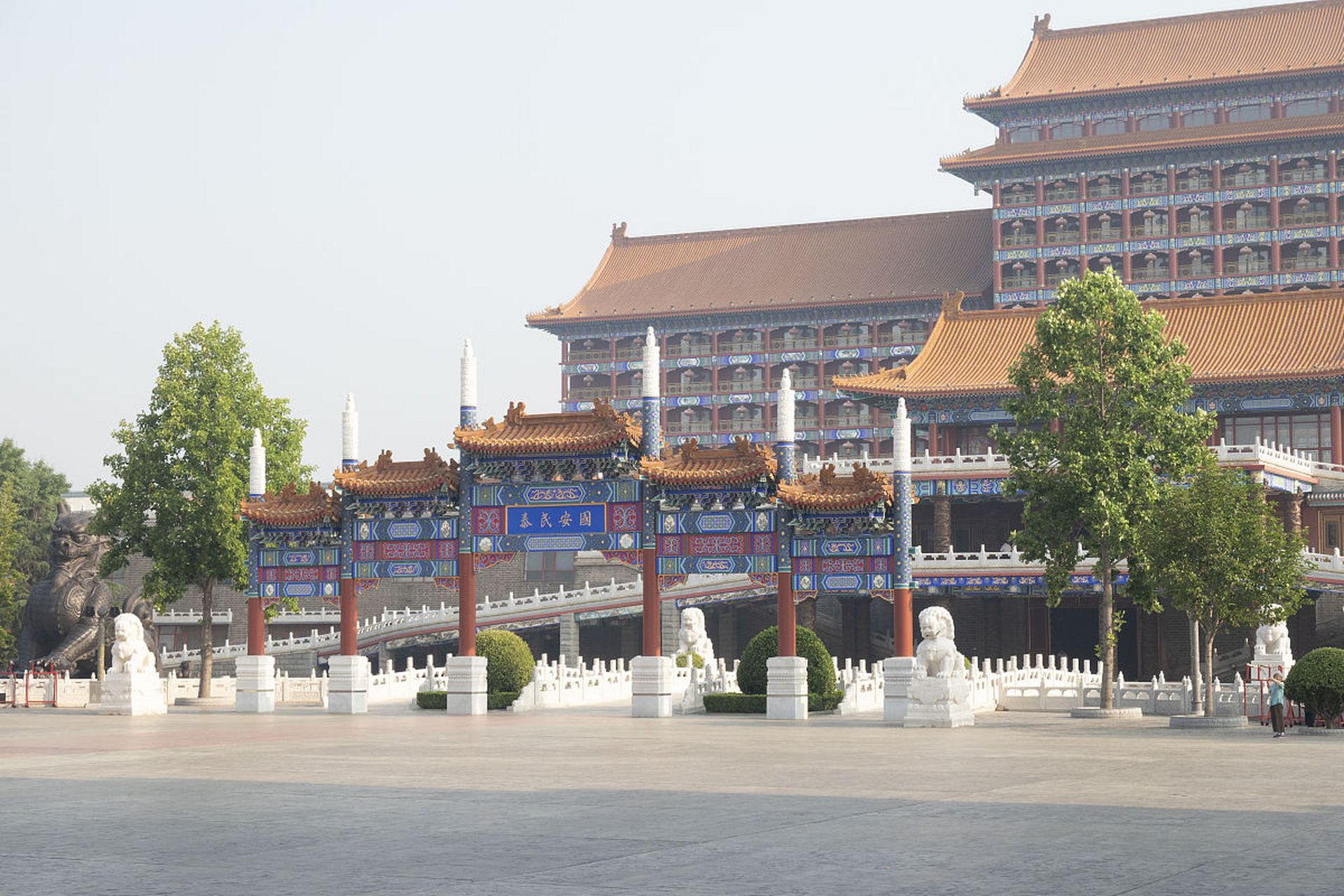 来河北廊坊香河的天下第一城就对了!