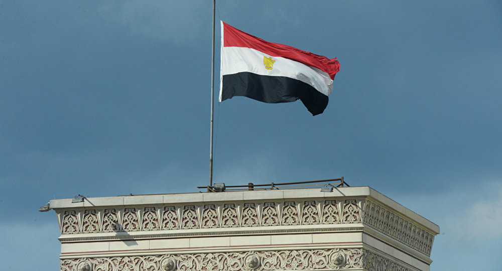 (18日),埃及首都开罗市中心的爱资哈尔大学附近发生自杀式爆炸袭击