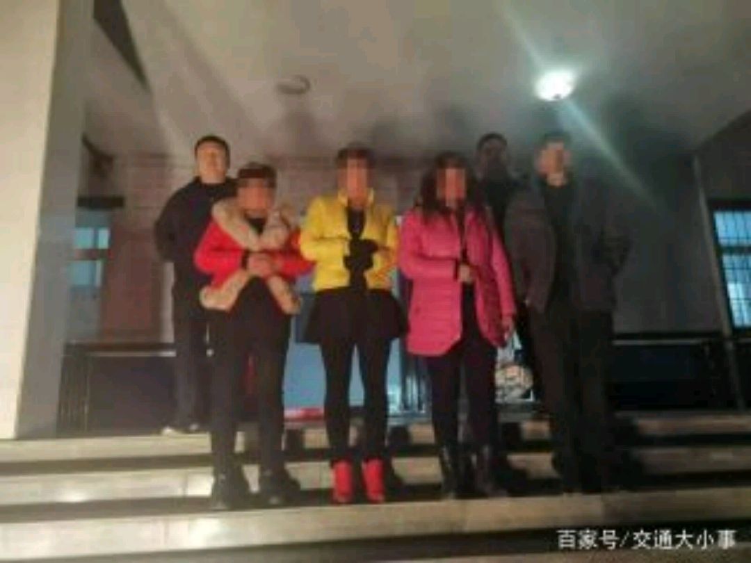 伊川警方开展"云剑"行动,一周抓获21人,捣毁一卖淫窝点!