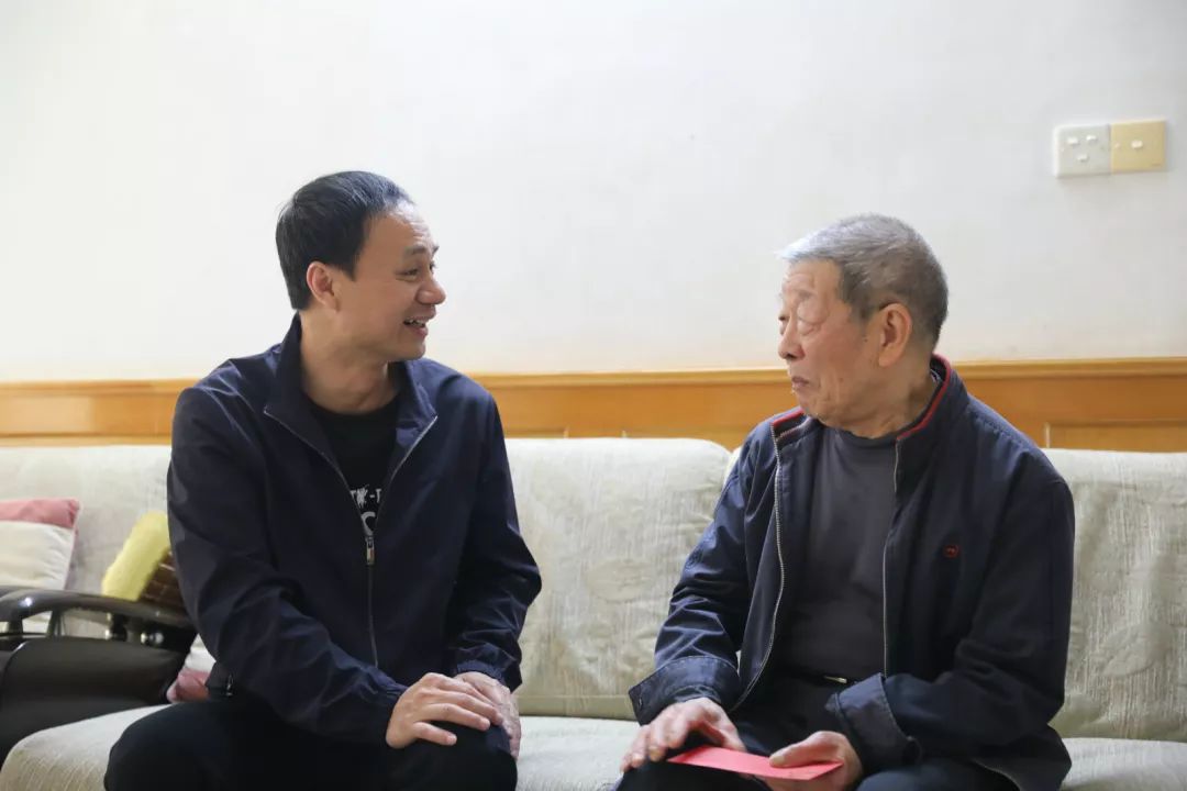 三灶镇开展春节前夕慰问与安全生产检查工作