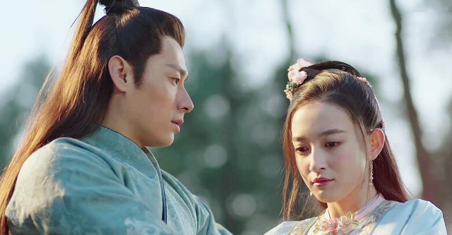 《花谢花飞花满天》谢客远上演英雄救美,花含羞表示一见钟情!