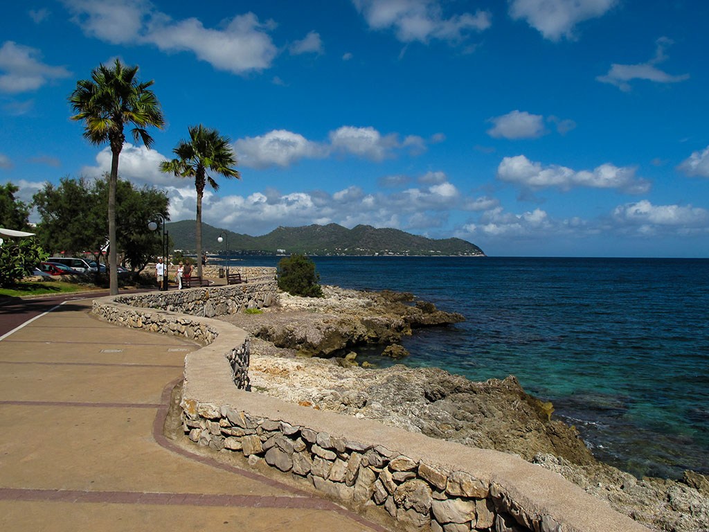马略卡岛,具有艺术气息的海景胜地,被称为靠近天堂的小岛