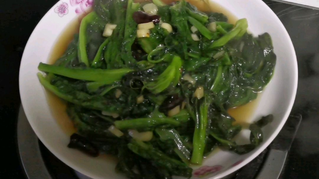 素菜怎么炒才好吃,胖哥教你简单佐料炝炒凤尾!