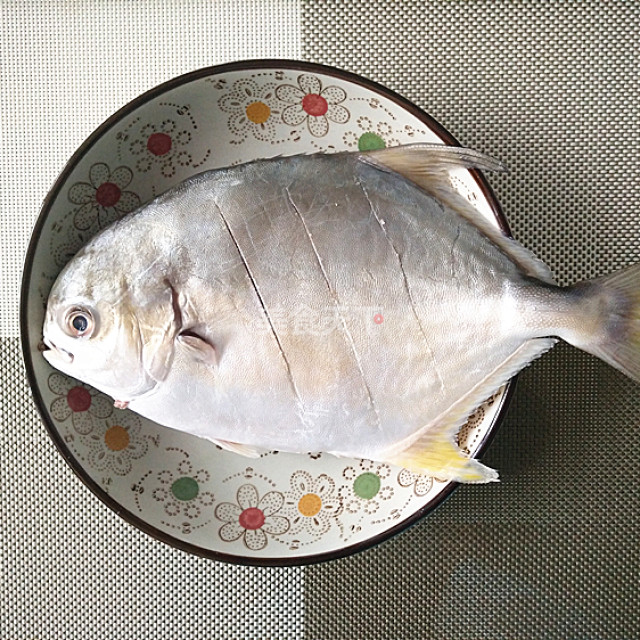 醬燒金鯧魚,色亮肉嫩,醬香味濃又超級下飯