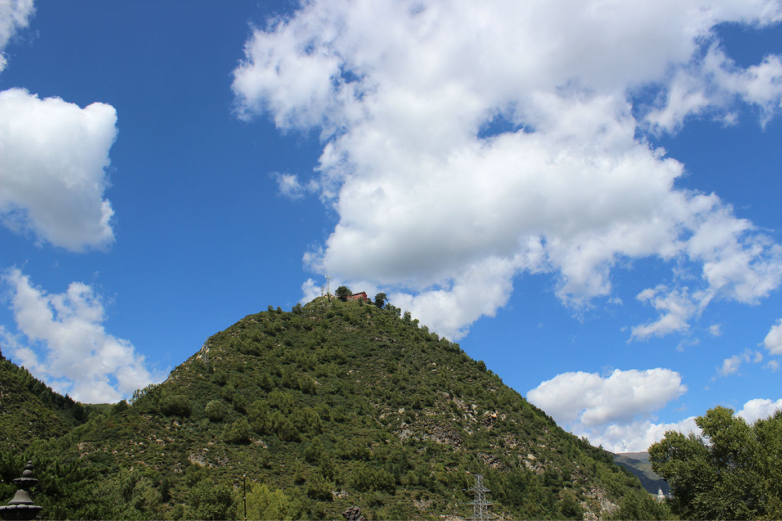 盘点比较美丽的景点,从你所熟知的忻州山西五台山,上海市金茂大厦谈起