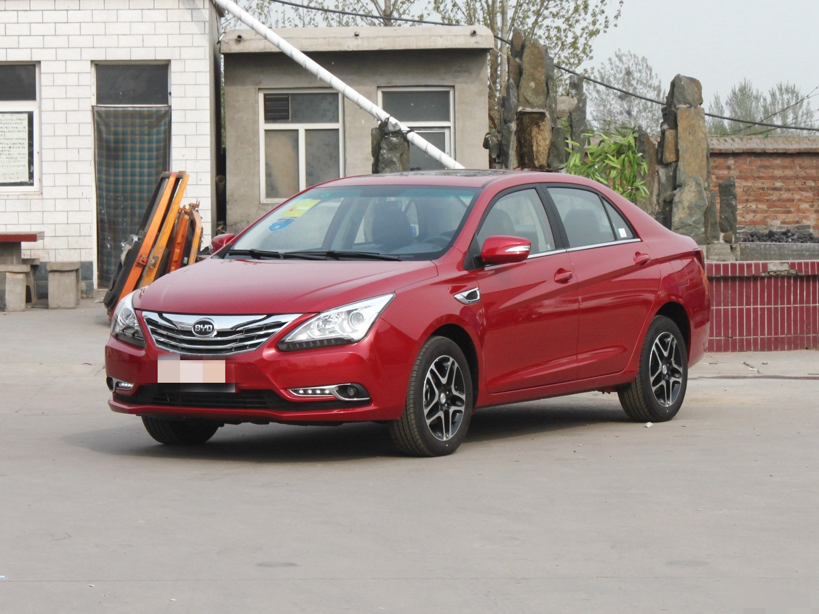 领你欣赏比亚迪g5的霸气外观