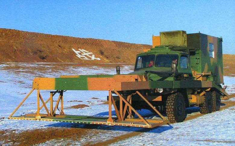 我军新型探雷车功能强悍,可探测非金属地雷!