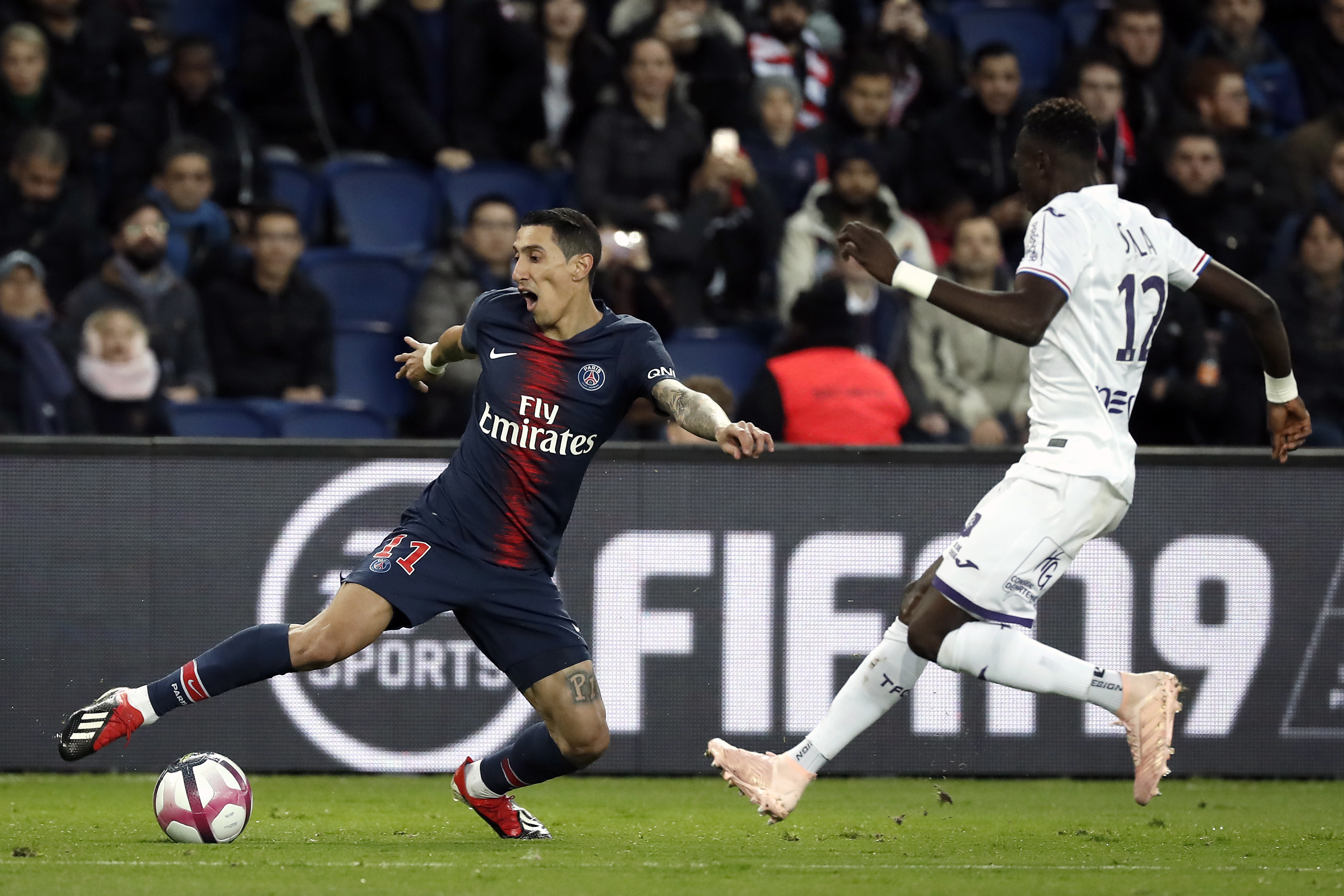 足球——法甲联赛:巴黎圣日耳曼胜图卢兹