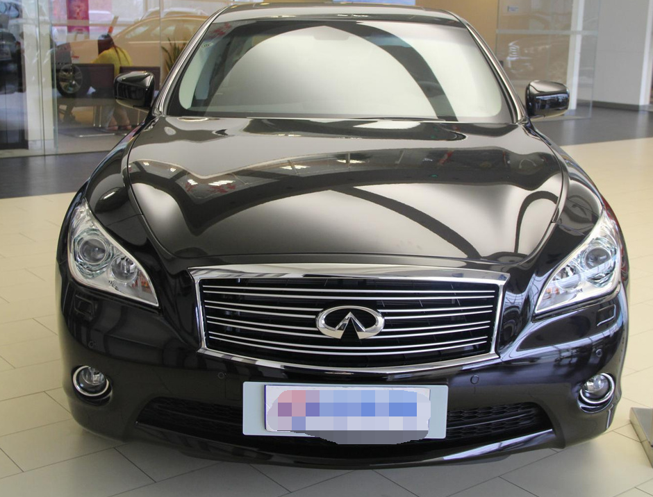 英菲尼迪m,外观设计很潮流,开起来舒服