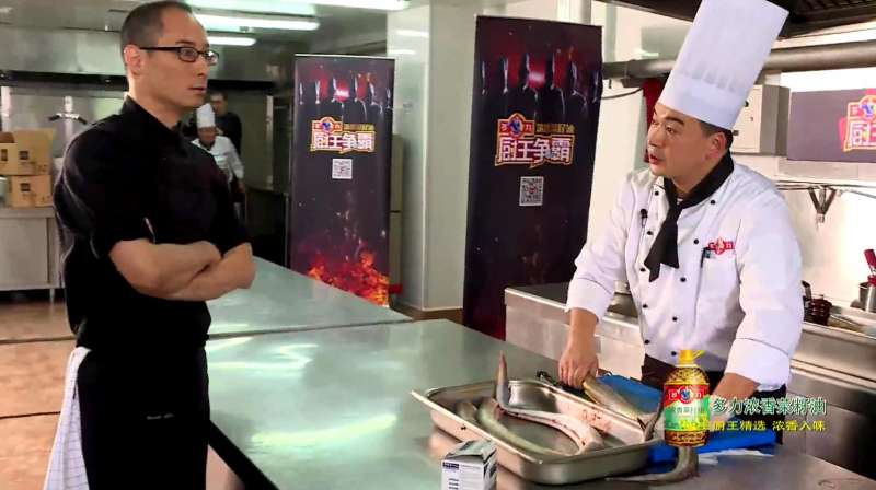 厨王争霸:刘一帆一语点醒梦中人,大厨脑子突然开窍,香炸鸡脆骨,美食,美味食谱,好看视频