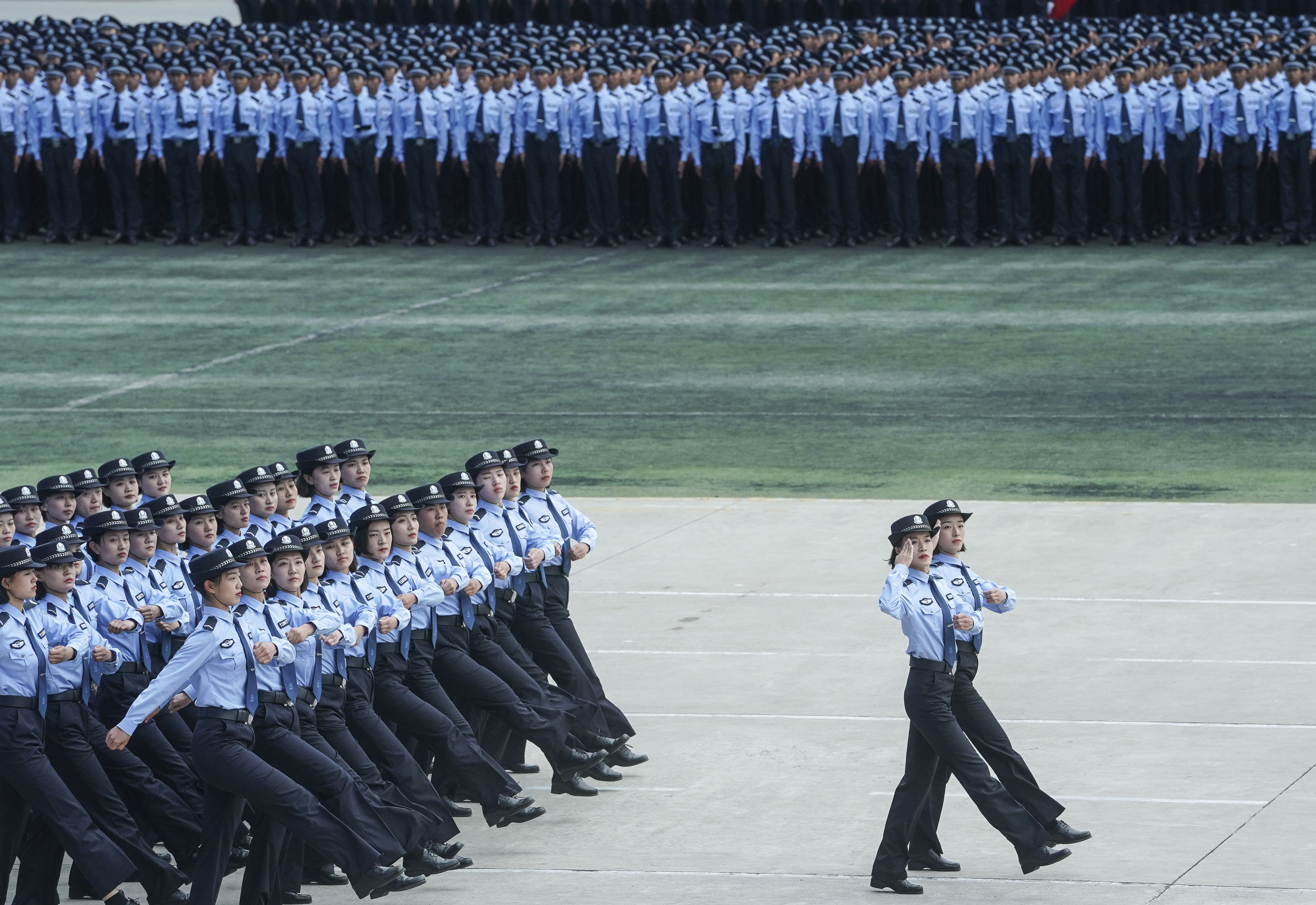 中国人民公安大学校服图片