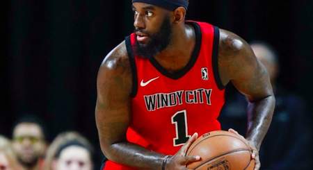 官方:公牛与前锋贾卡尔-桑普森签下一份十天合同