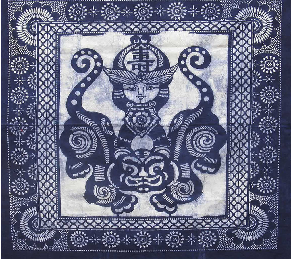 剪纸对于古代纺织印染行业的影响也是很大的,如唐代就用剪纸技法制作