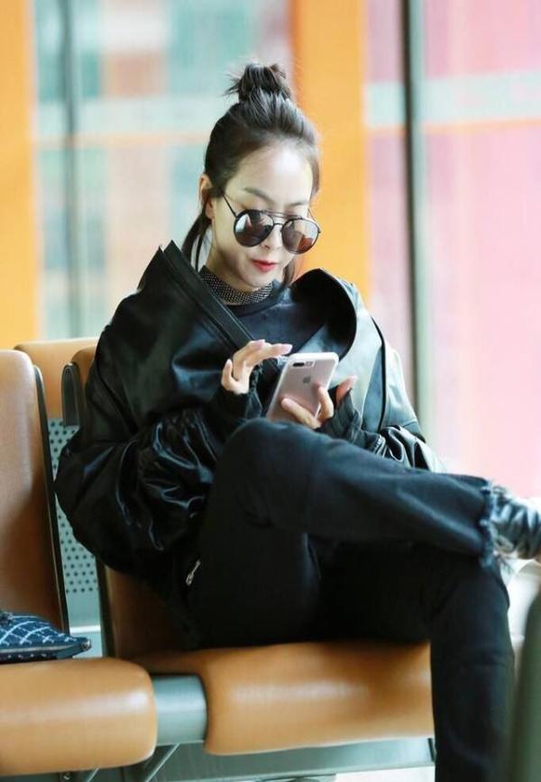 女星豪放坐姿,热巴宋茜很社会,张碧晨攻气十足,沈梦辰却被骂惨