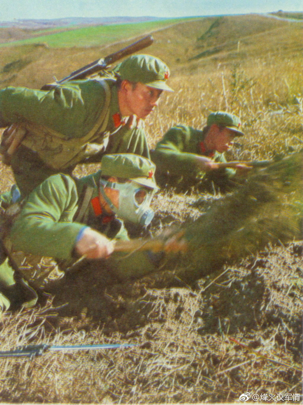 七十年代的解放军战士,精气神十足!