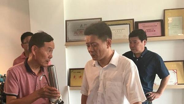 侯富光:加快培育新经济产业 推动传统产业转型升级