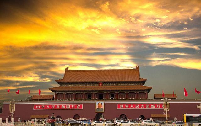 1945年11月9日北京长安街上的建国门,复兴门正式得名!