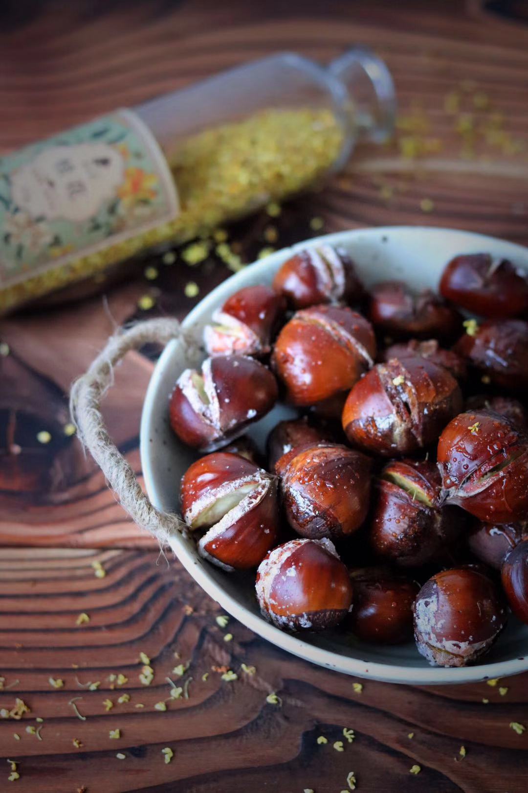 板栗500克 玉米油少许 糖桂花20毫升