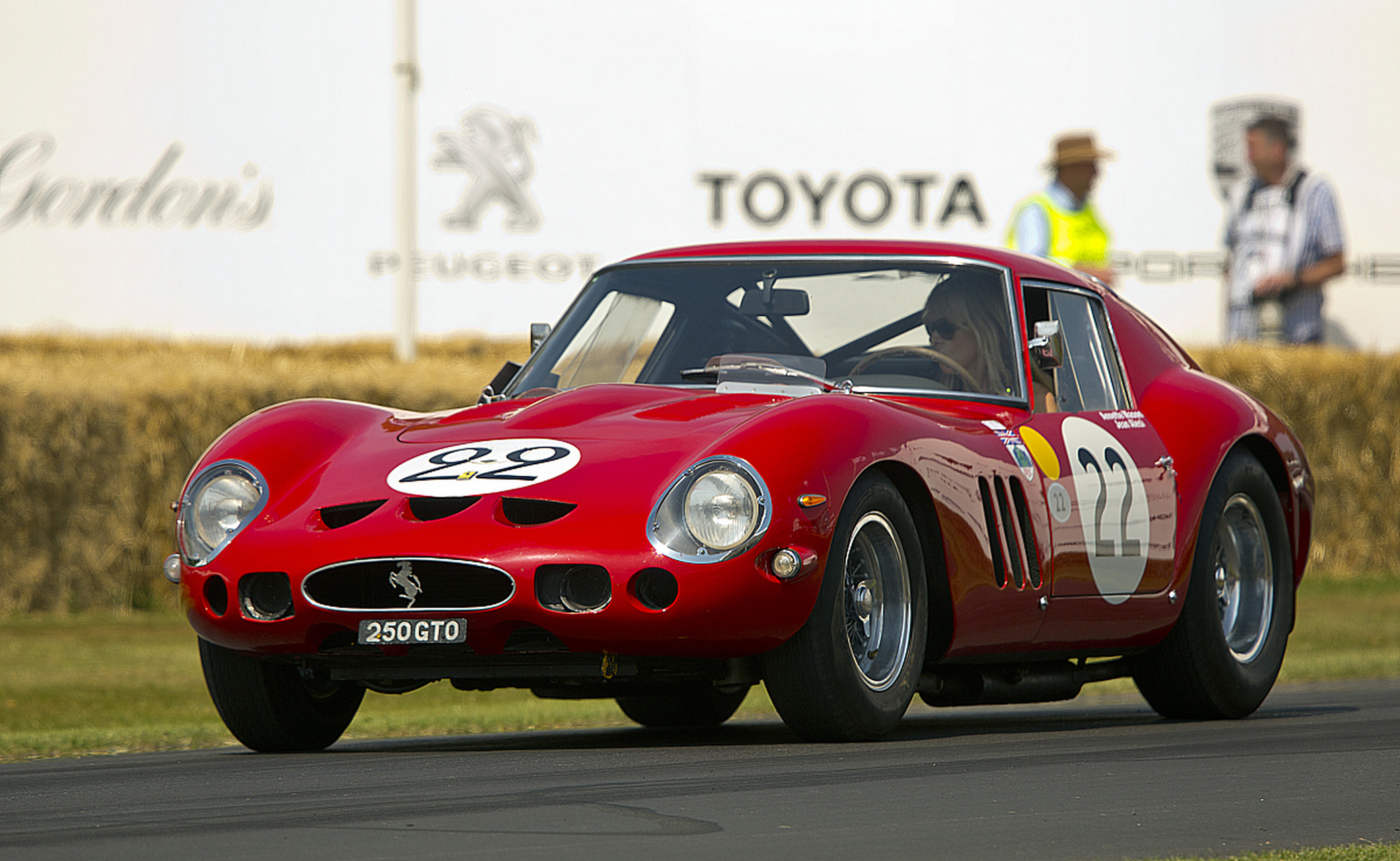 嗨,各位车友们,继续我们对这辆1962 ferrari 250 gto的深入解读.