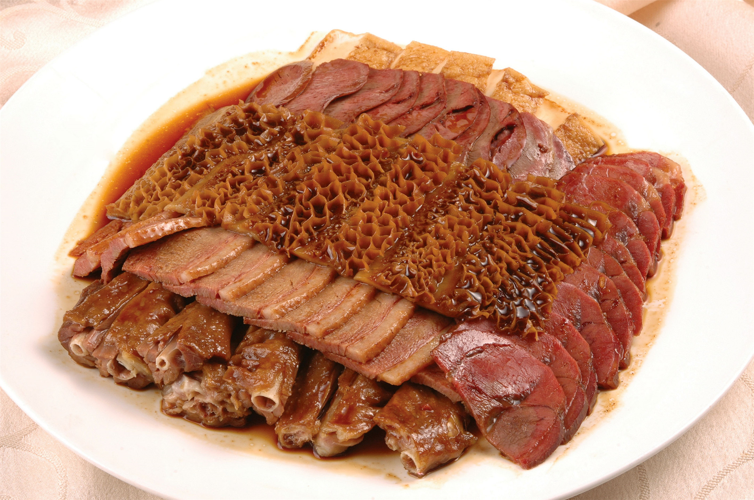 卤水鹅肾:鹅肉的味道最适合下酒,非常鲜美