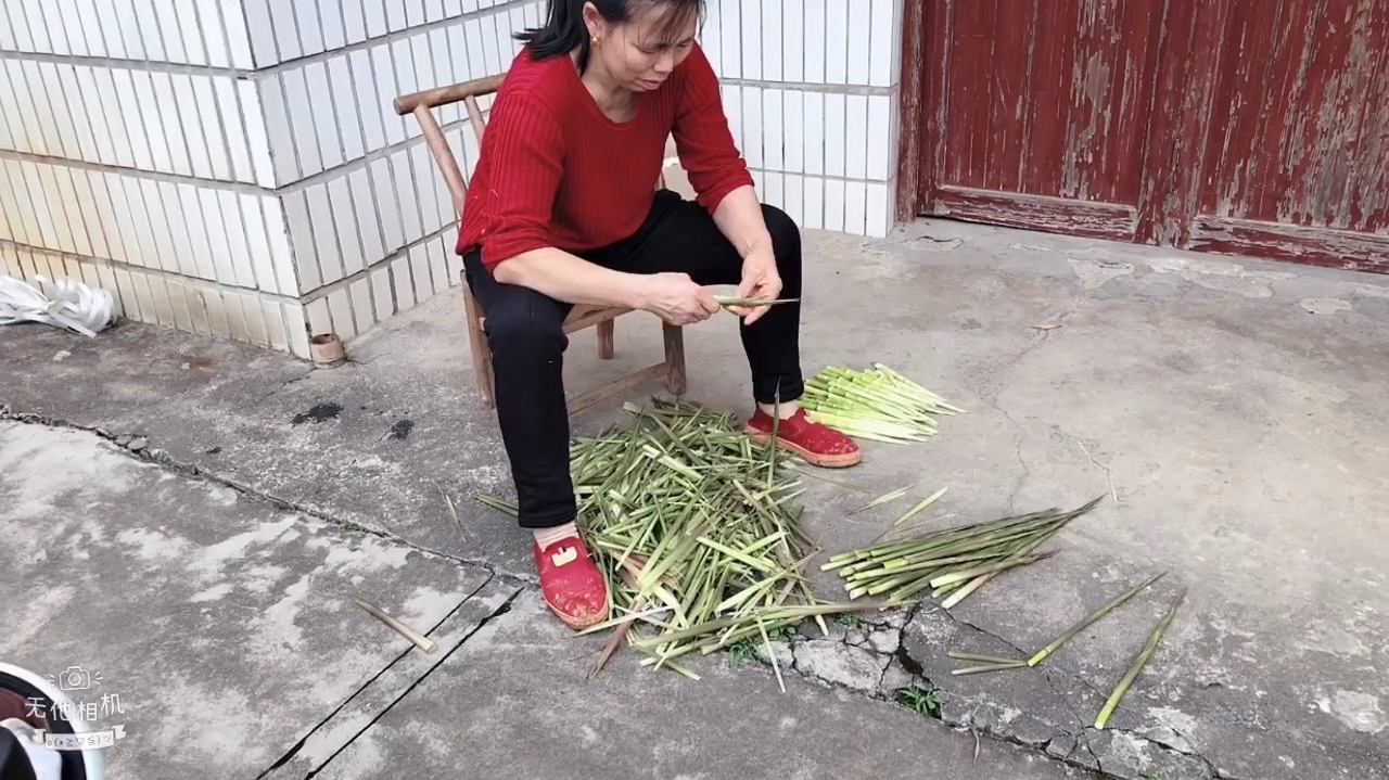 湖南浏阳蒸菜:什么菜都可以蒸,蒸碗野生的小笋子,一家人都爱吃