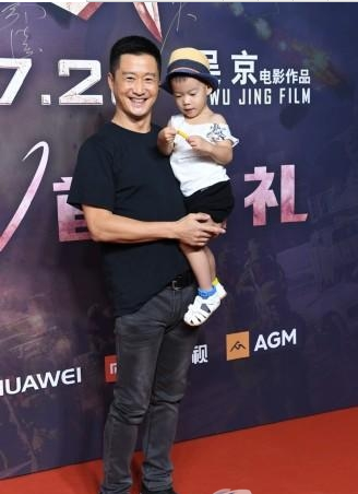 吴京谢楠又秀恩爱,二胎宝宝备受关注