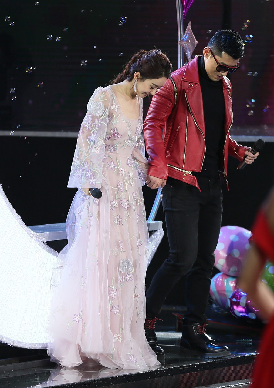 知名记者称张继科曝景甜私密照# 染上了吃喝嫖赌,注定不好收场!