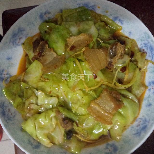 包菜回锅肉,味道鲜美,肥而不腻