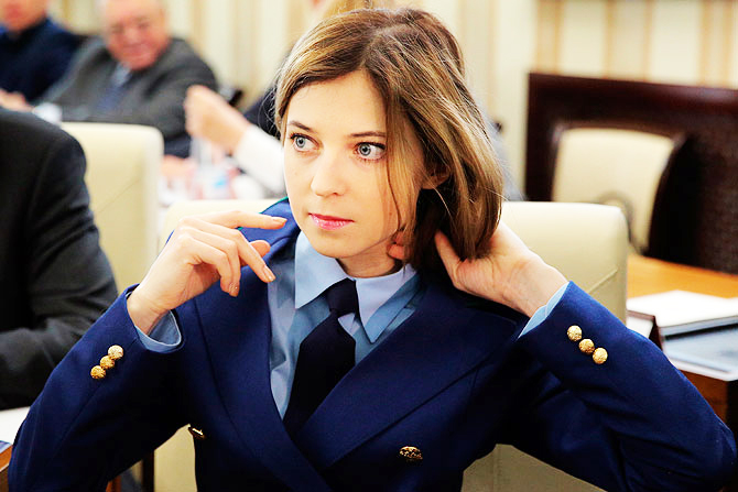 俄罗斯美女检察长,每一张照片都迷人,图5有网友说她像迪丽热巴