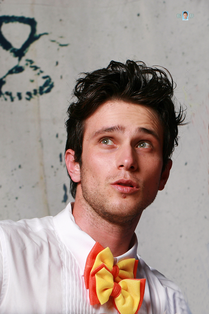 人像摄影:光影下的外国帅哥男模!