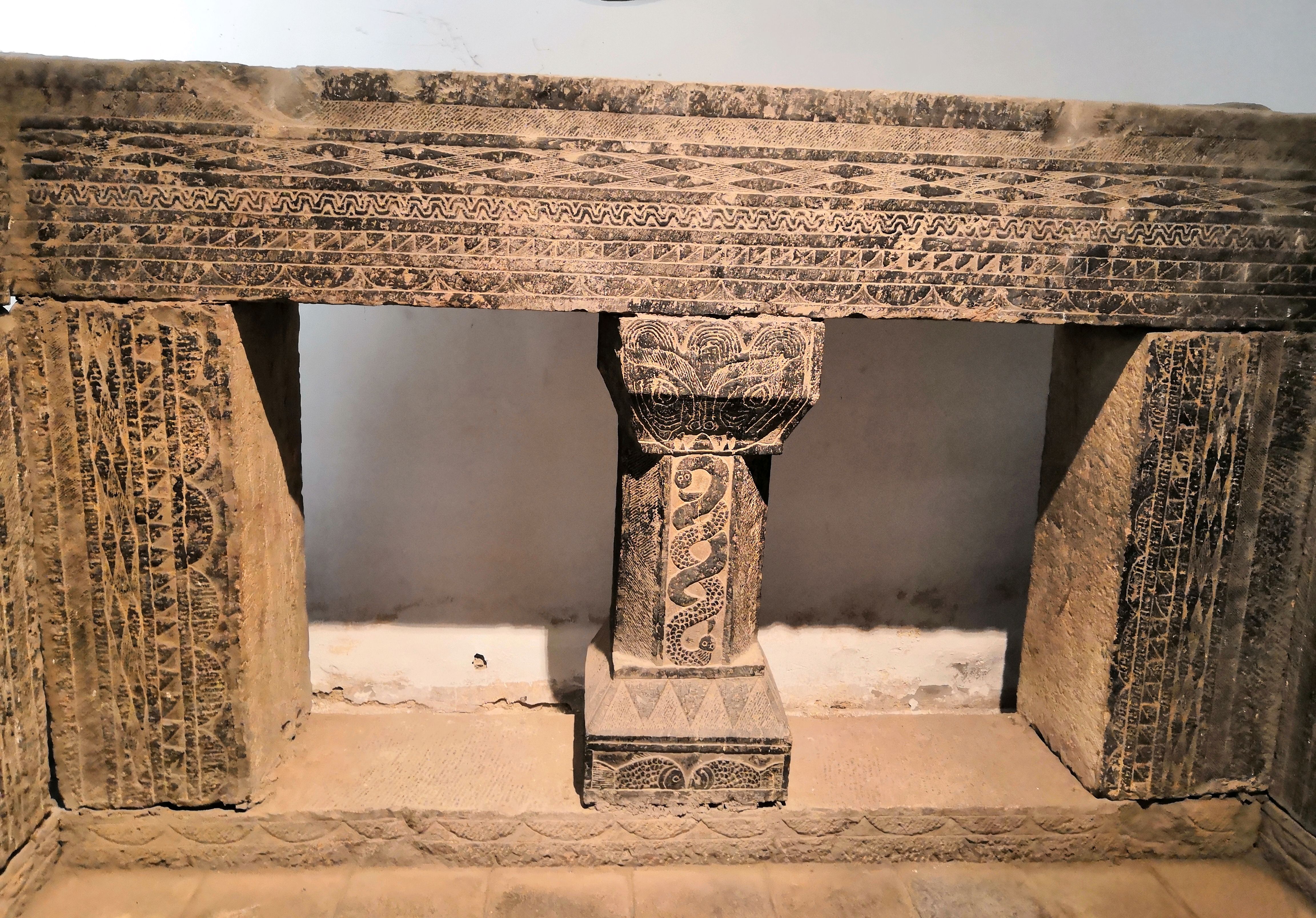 泰安岱庙汉画像石上的汉代历史印记