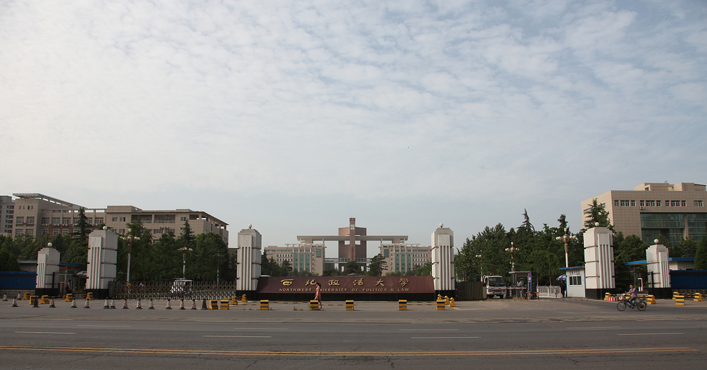 南昌大学起飞的原因在于经费的提高,安徽大学没落的原因也是经费.