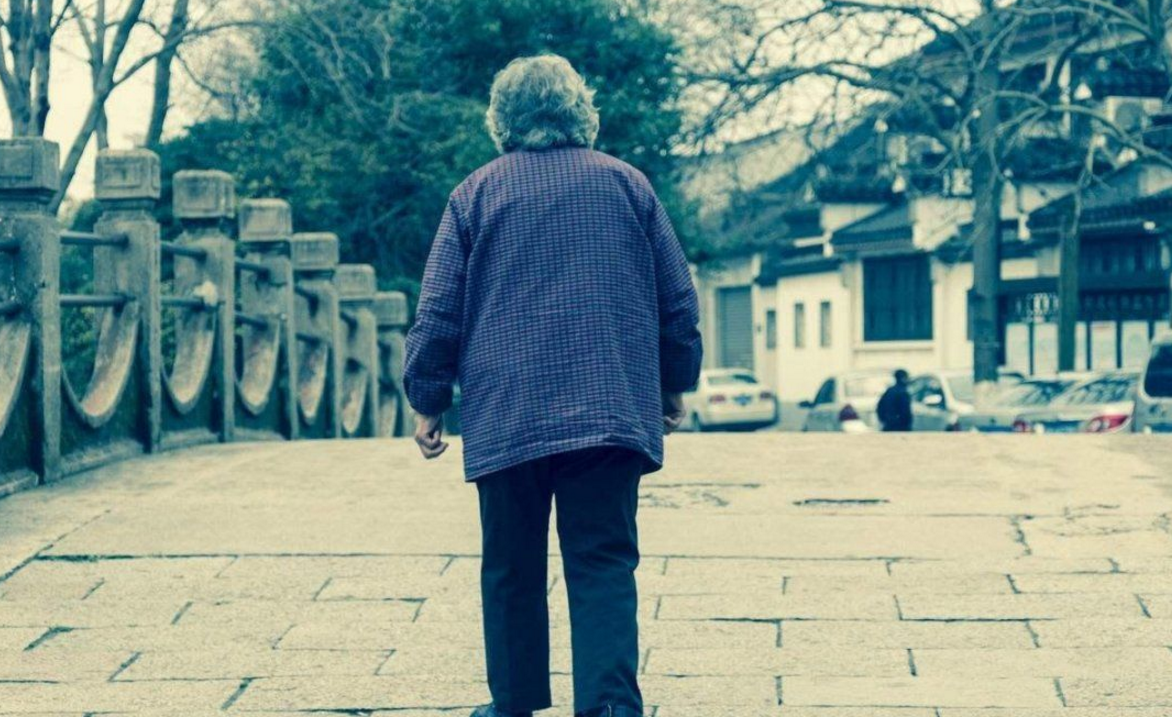 妹妹4年未归,母亲总说梦见她落泪,次日去妹妹家,我愣住了