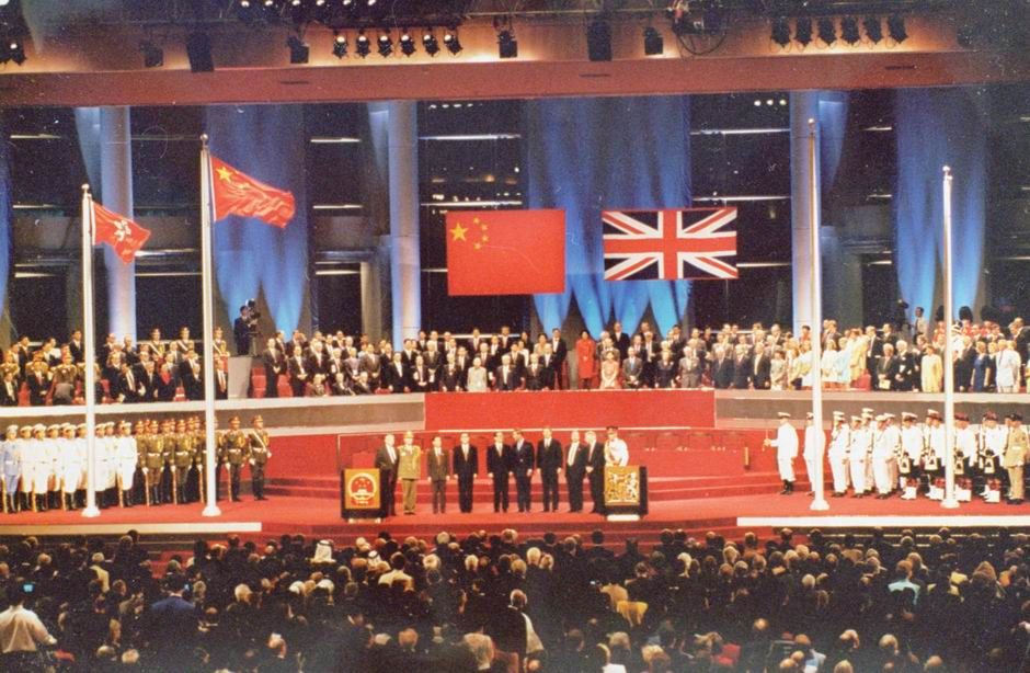 1997年6月30日午夜至7月1日凌晨 中英两国政府香港政权交接仪式在香港