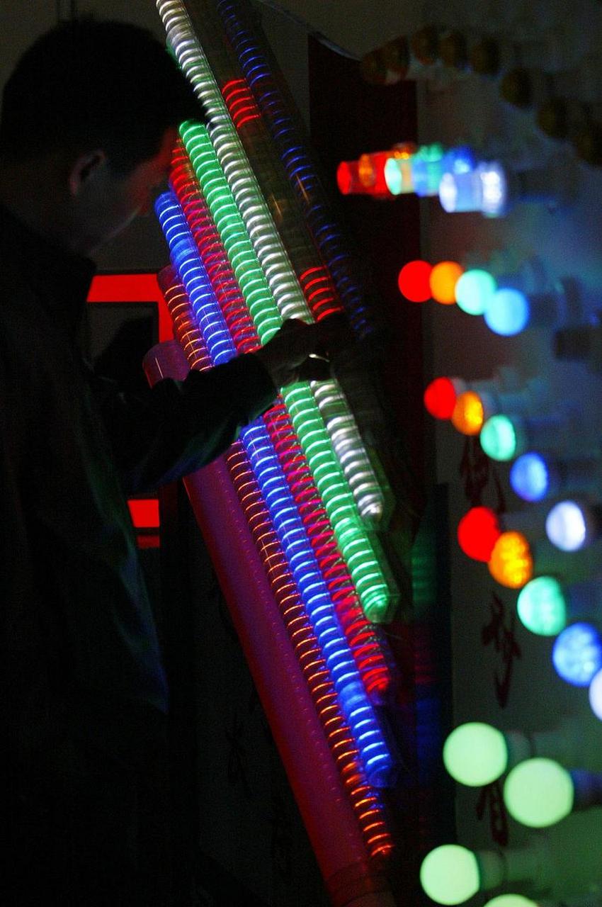 为什么理发店门口要放三色灯# 理发店门口放置三色灯的做法是一种