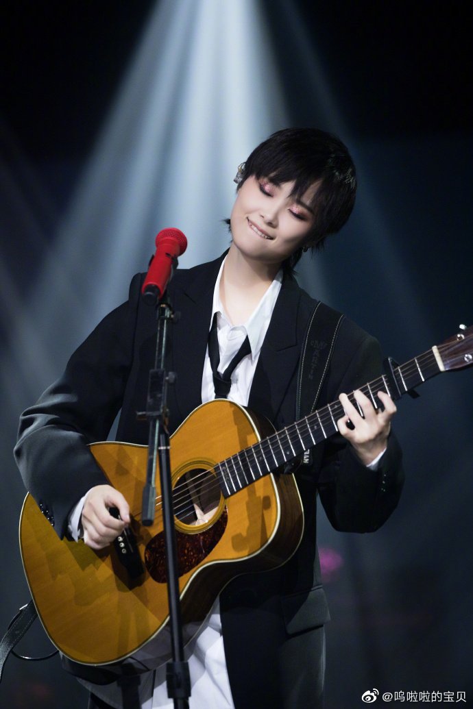 疫情期间你有哪些烦恼# 李宇春,出来一下!