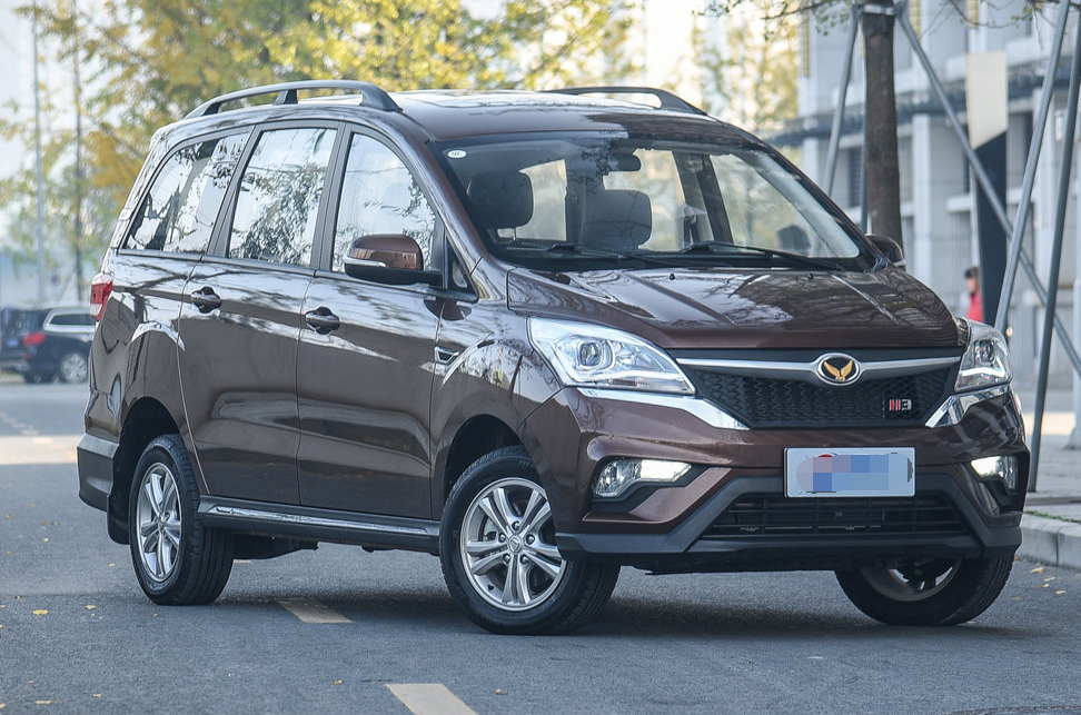 有运动气息的北汽-幻速h3,造型动感颜值很高,看起来特别气派