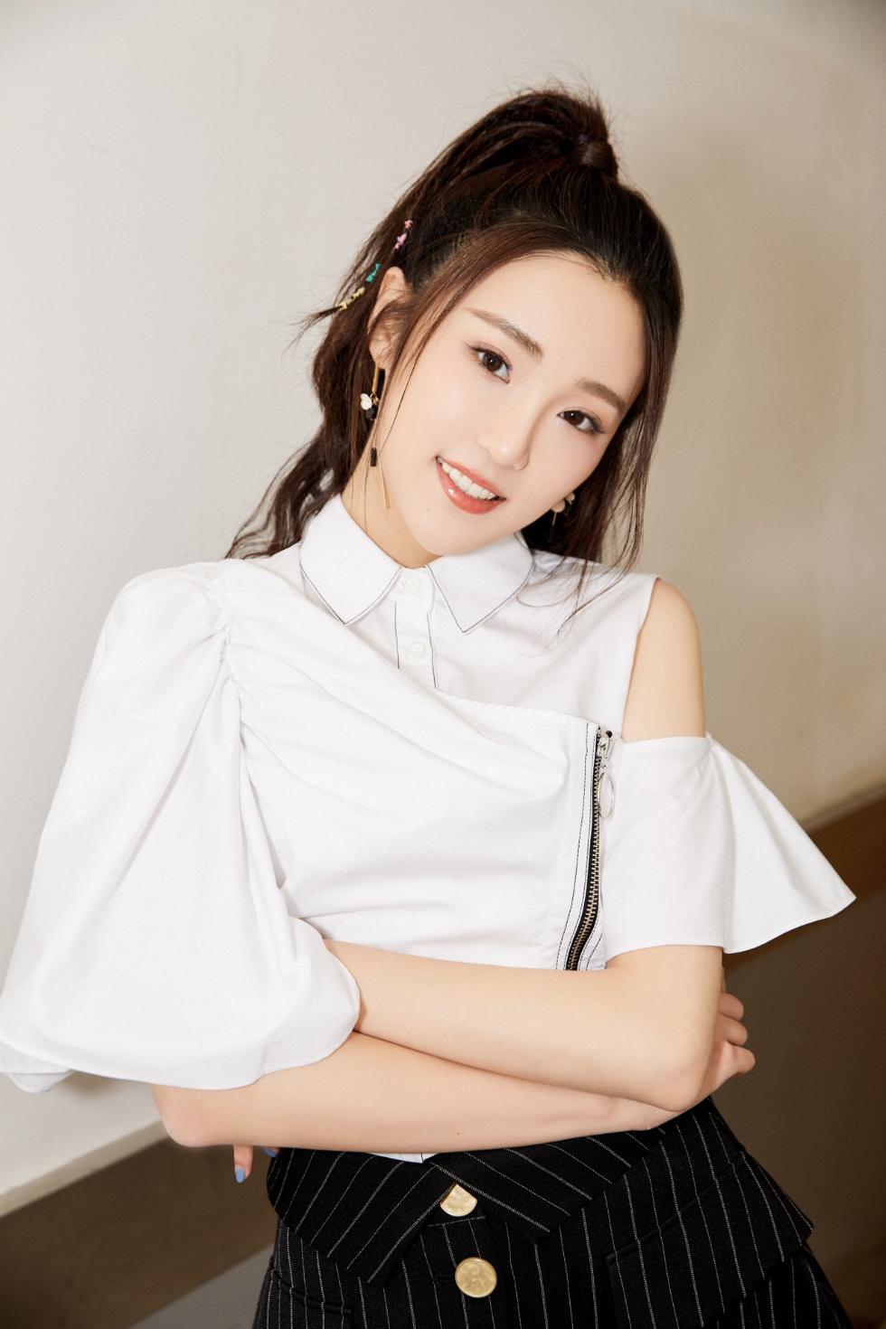 《老酒馆》陈可盈作为星二代,可见想要突破其光环很难!