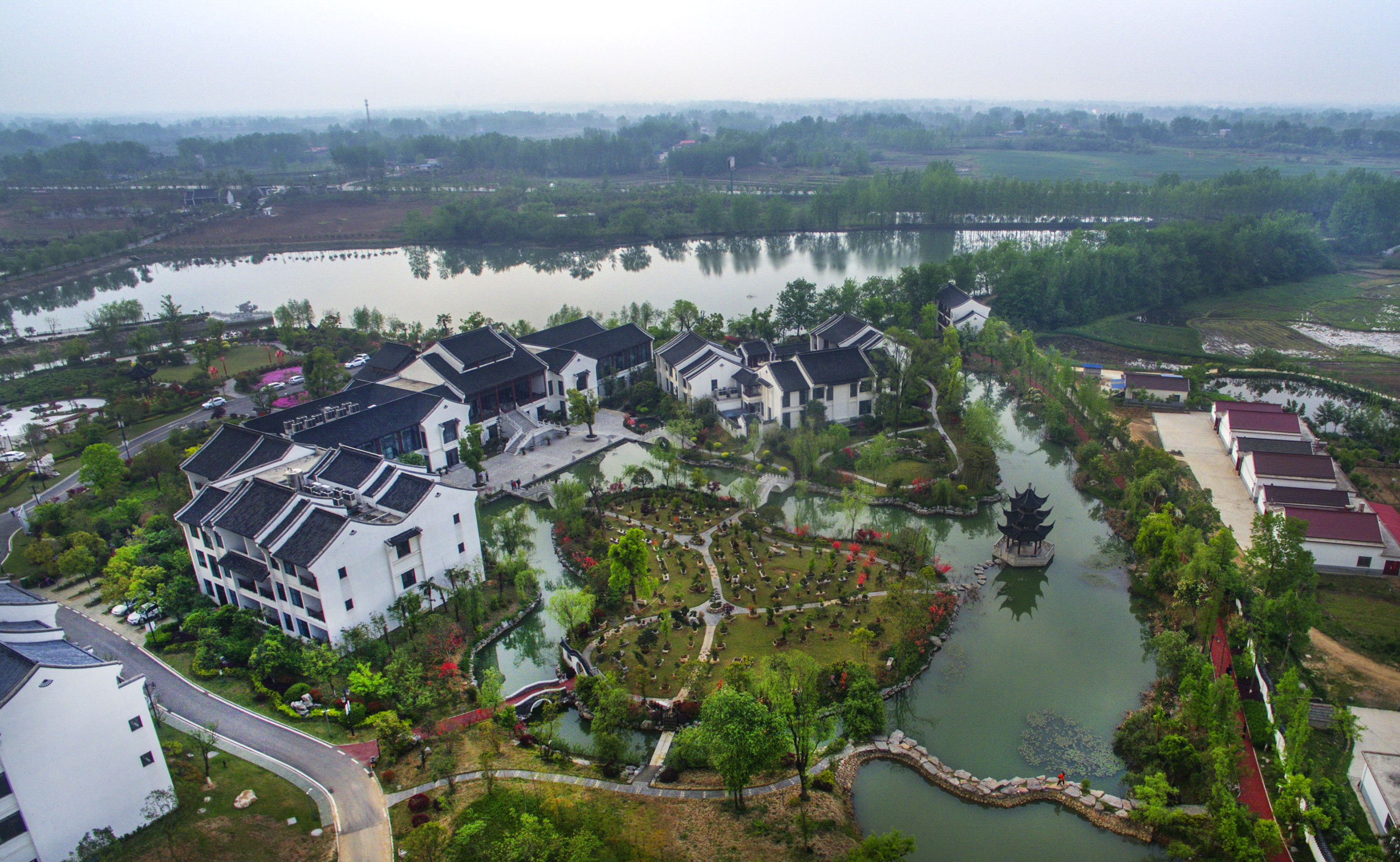 荒滩蝶变 新镇成景(1)