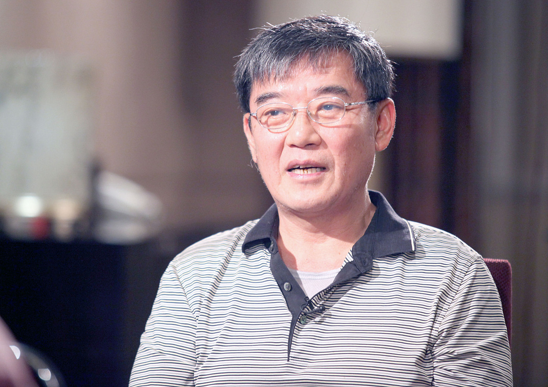 著名演员#李立群# 抱怨杭州看病太贵两个星期住院费20多万,在老家台湾