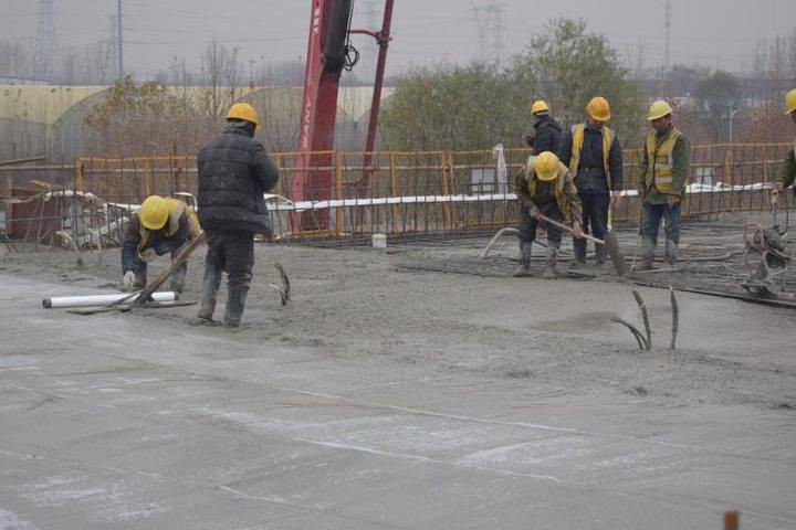 中铁十四局大东环项目部 提前半年完成温梁路高架桥现浇梁施工