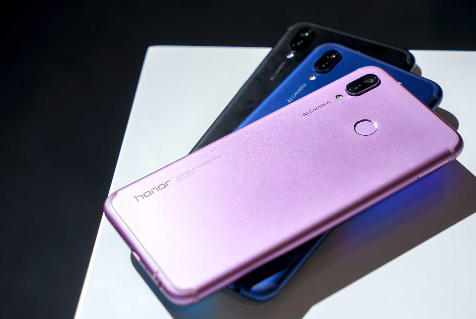 麒麟970即将退场,华为三款6g 64gb旗舰全跌成千元机!