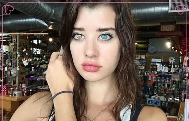 这位美国模特火了,眼睛天生异瞳,网友:这是紫极魔瞳?