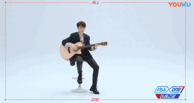 里,其他热度非常高的选手,还有2014年参加《变形计》出圈的杨桐,本