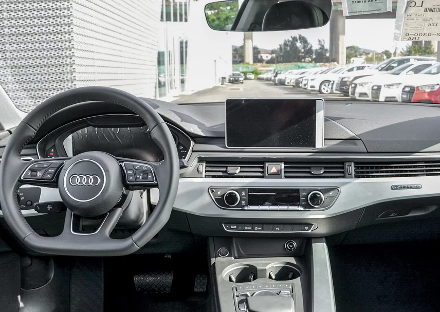 进口奥迪a5花剑银,图片欣赏,一起来看看吧,内饰的颜值不错,设计也非常