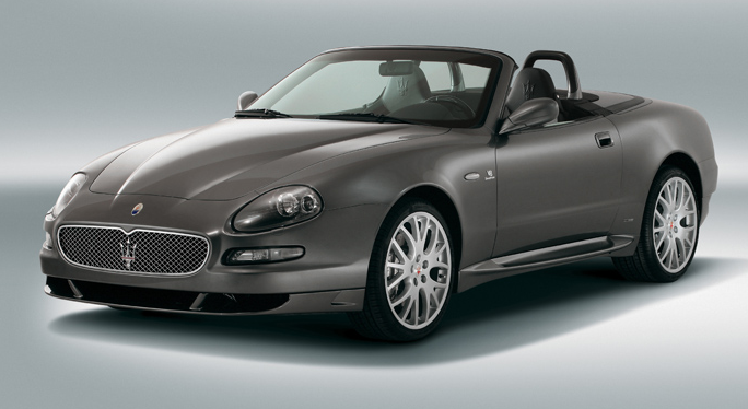 2005款玛莎拉蒂spyder配备4.2升v-8发动机,最大可提供390马力