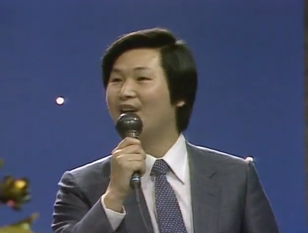 春晚记忆之黄阿原,搭档姜昆搞有奖竞猜,春晚观众席著名熟脸