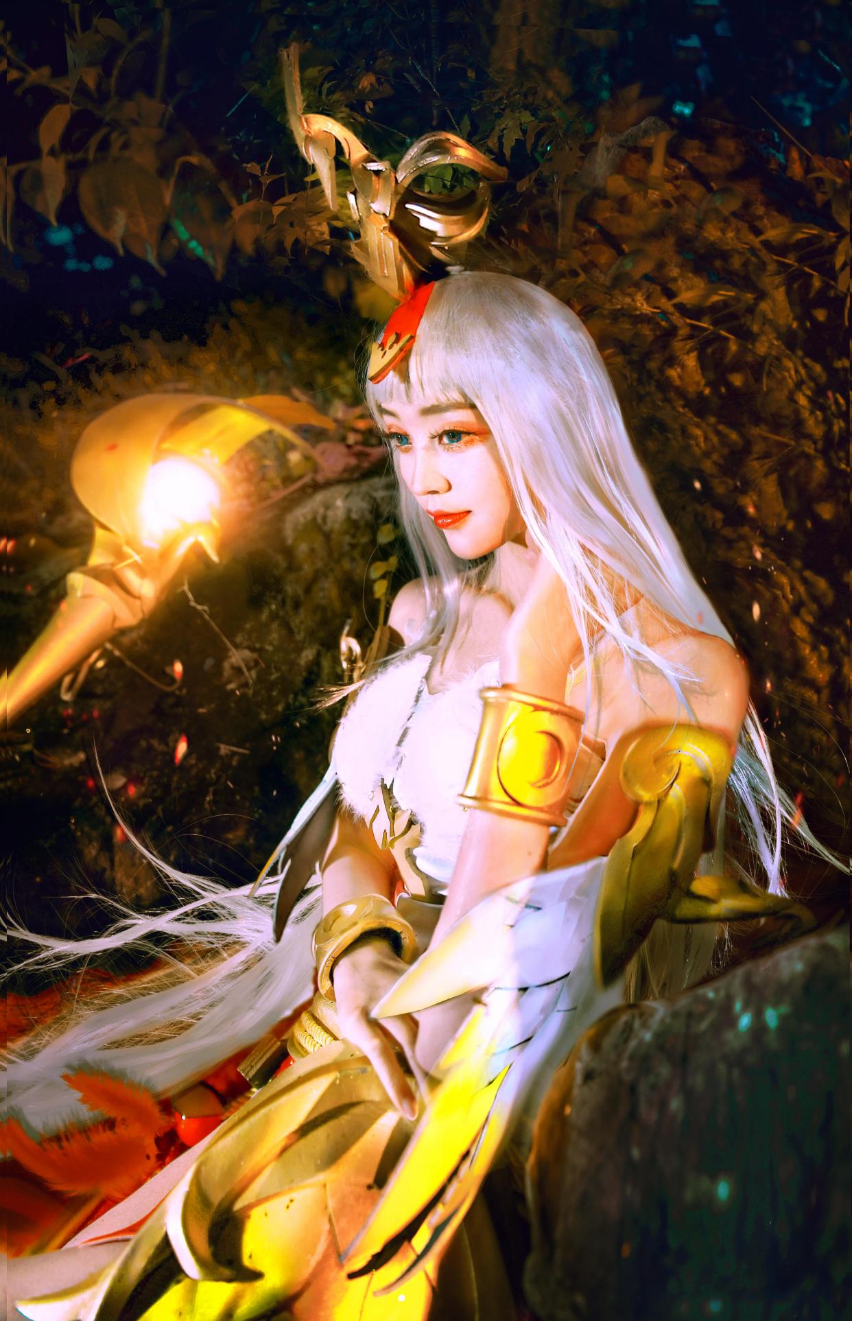 「王者荣耀」王昭君凤凰于飞cos,美呆了