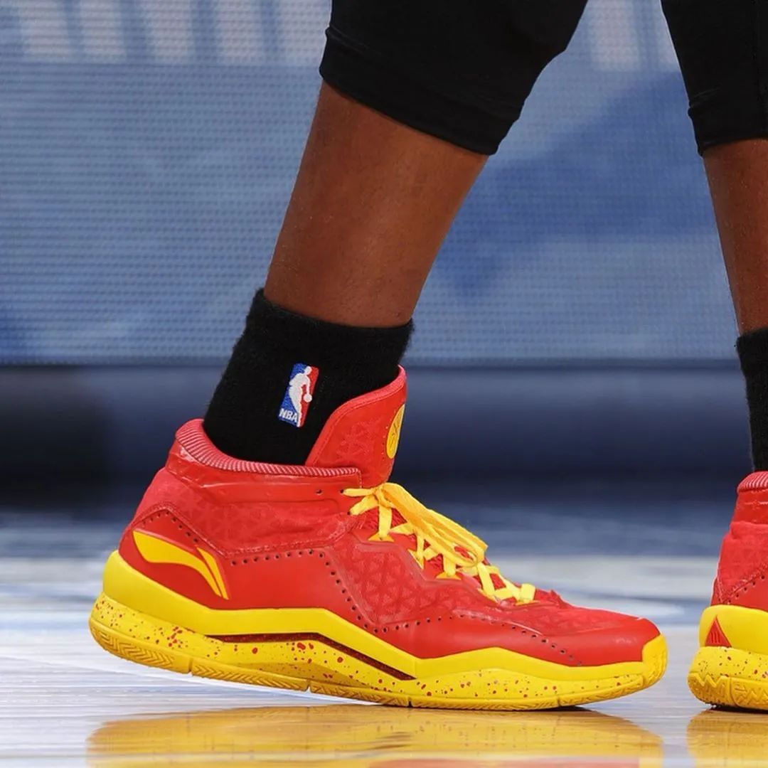 这里有韦德穿上nba赛场的所有鞋子丨球鞋之路