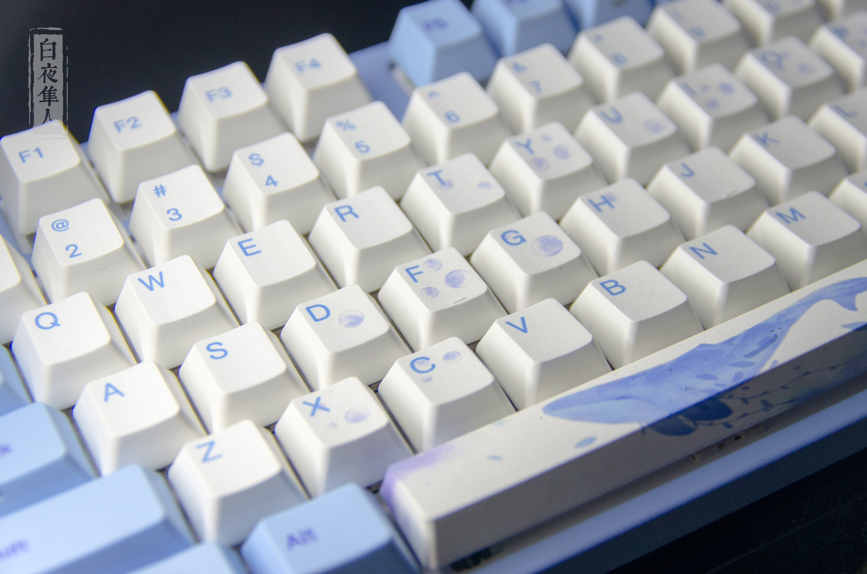 抠脚大汉的少女心——阿米洛·海韵 静电容樱花红轴键盘测评